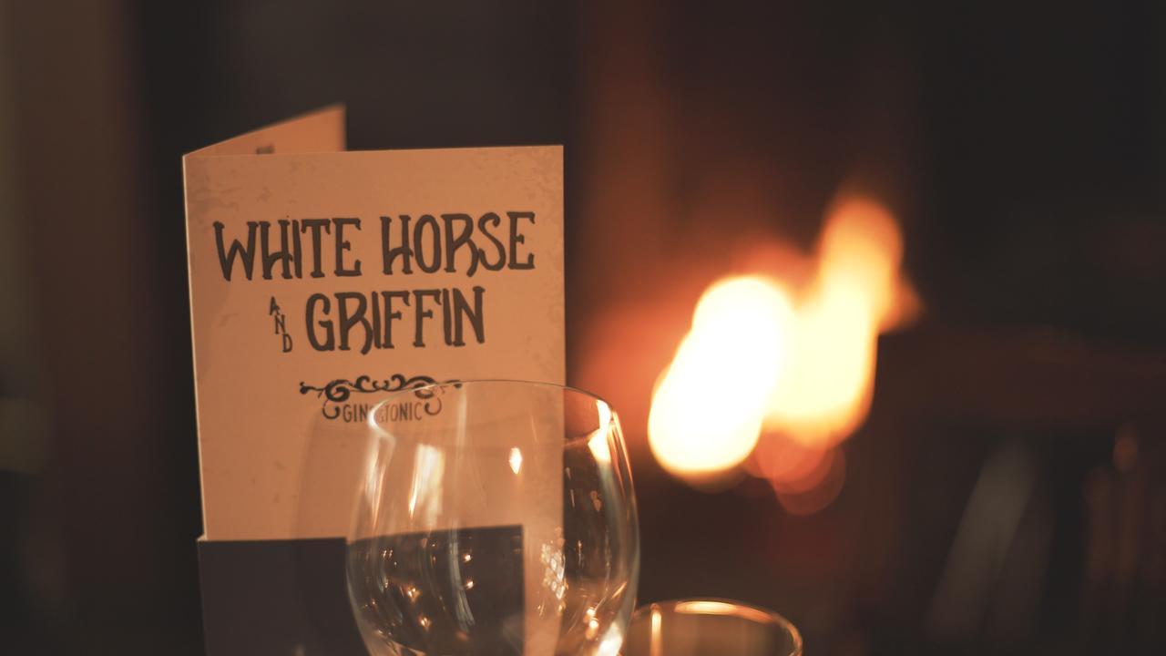 فندق White Horse & Griffin ويتبي المظهر الخارجي الصورة